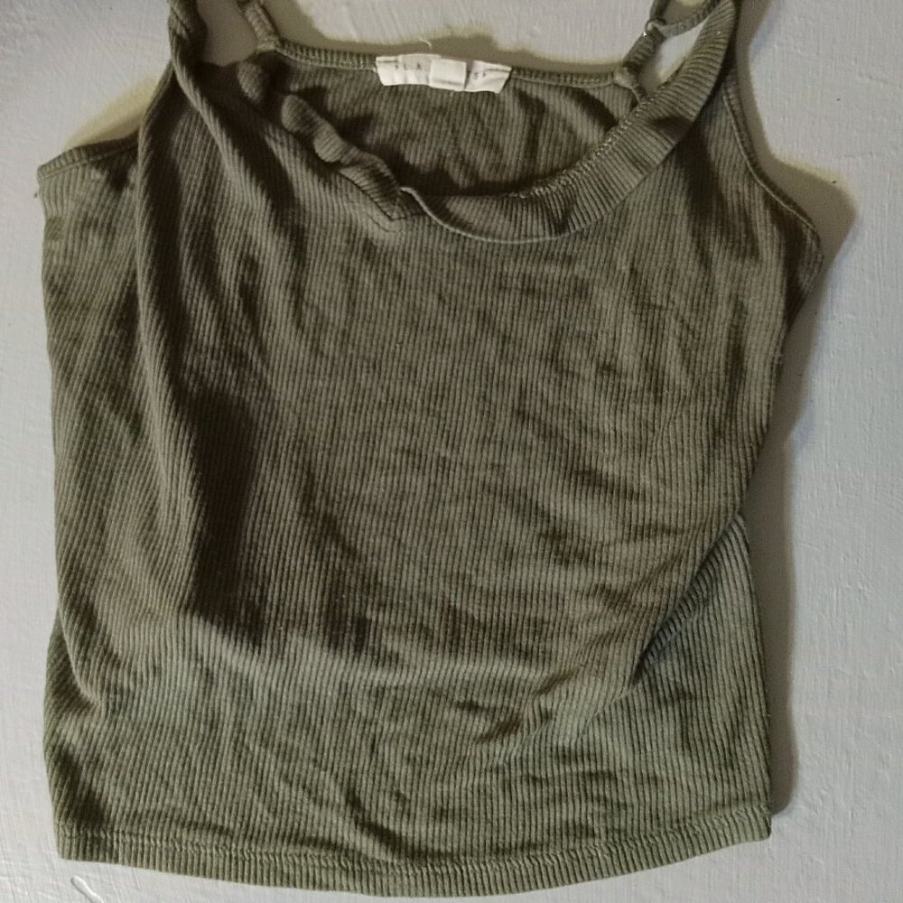 La hearts Juniors green crop top